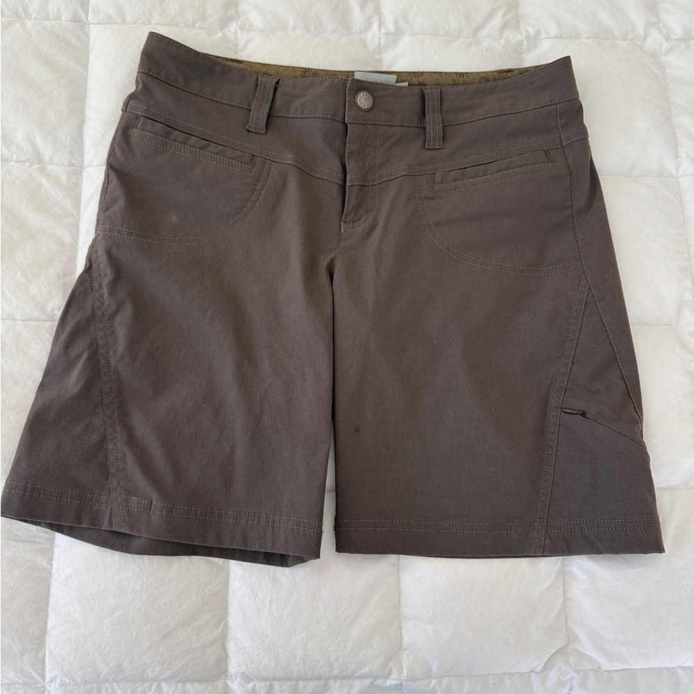 Athleta Women's Brown 8.5” Shorts size 6